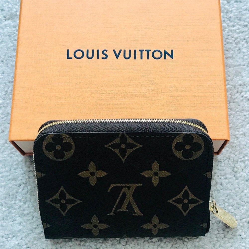 Louis Vuitton Zippy Coin Purse/Wallet (Monogram)